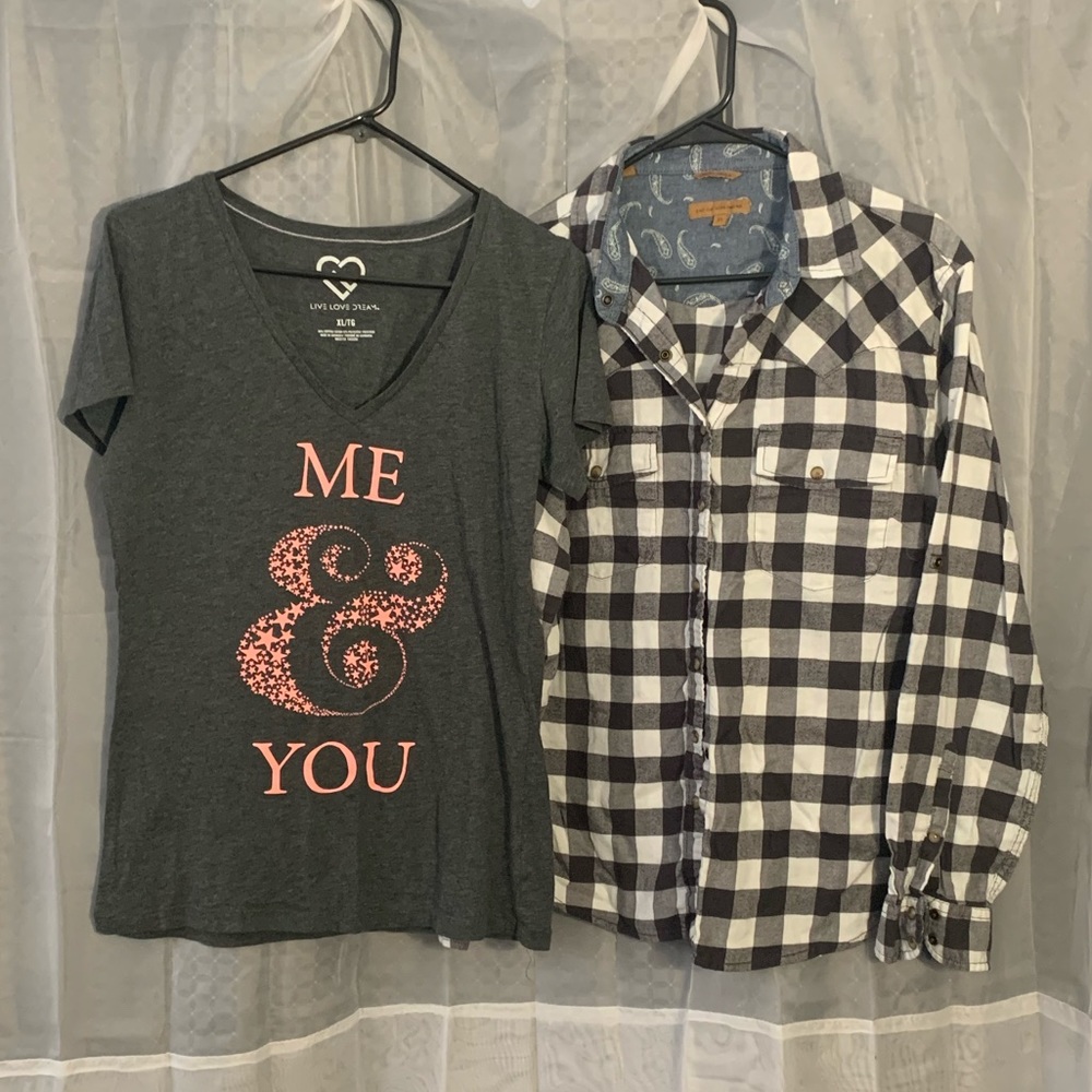 Two Xl tops for 15$